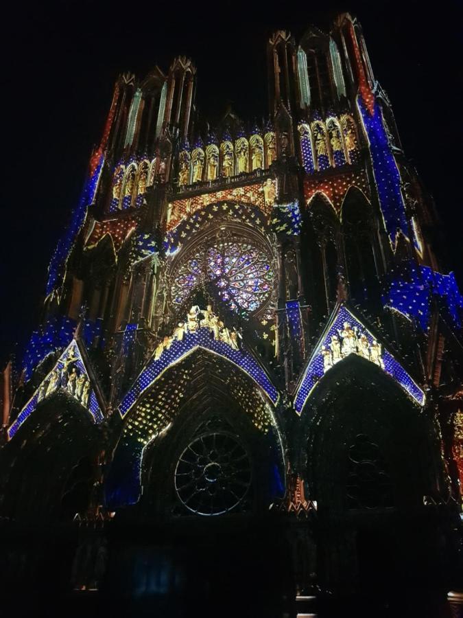 Moet Lägenhet Reims Exteriör bild