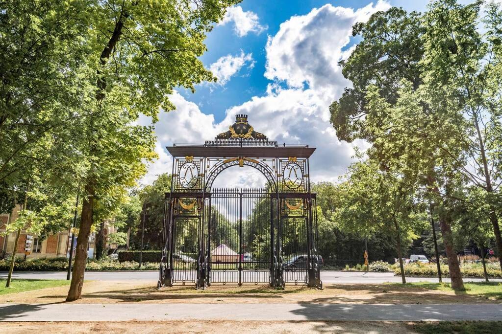 Moet Lägenhet Reims Exteriör bild